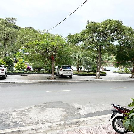 Hotel Khach San Vu Duong Cat Ba Island Exterior foto